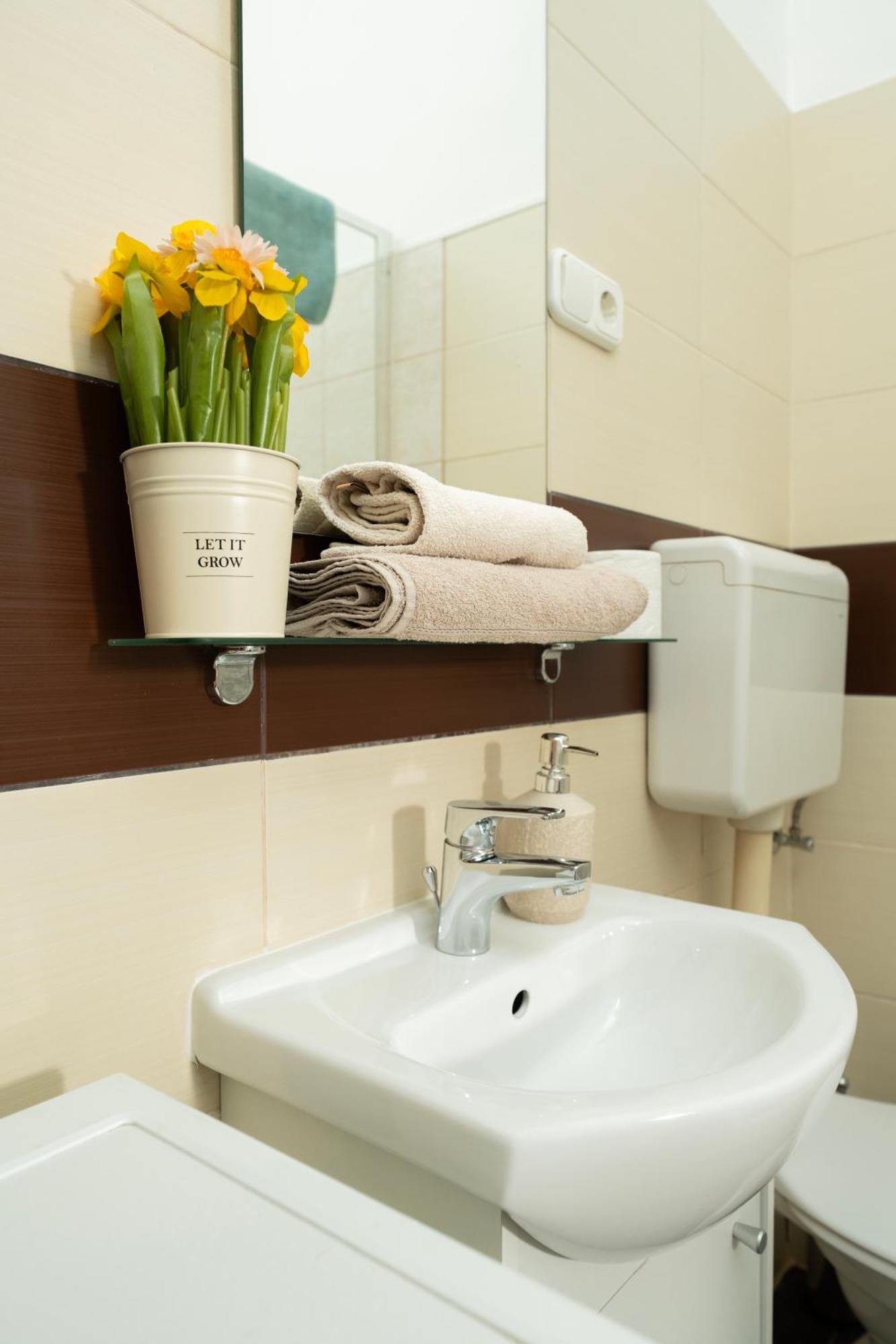 Bakats Square Premium Apartment With Ac Budapesta Exterior foto
